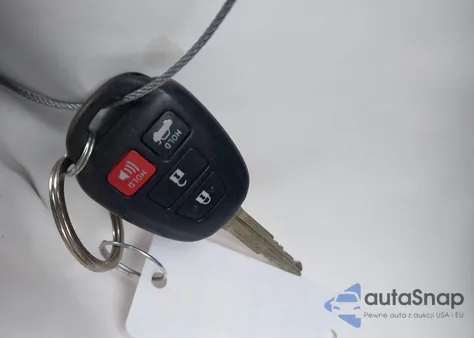 2018 Toyota Corolla Le z USA, uszkodzony, nr VIN 2T1BURHE7JC113386